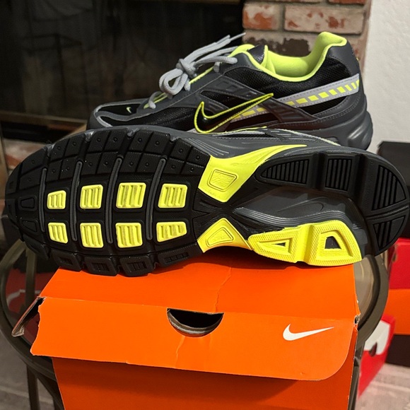 Nike Initiator Running Shoes Black Grey Volt 394055-023 - Picture 6 of 6